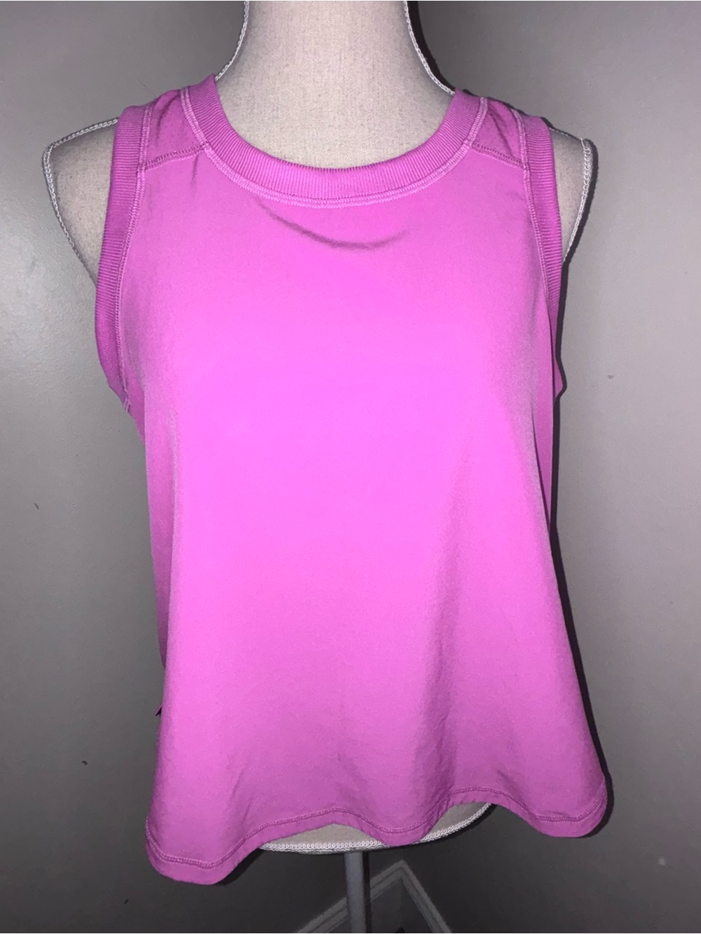 T by Talbots lilac purple activewear sleeveless stretch tank top Small Petite